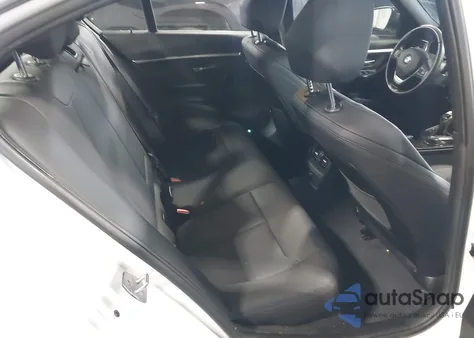 2017 BMW 330I xDrive z USA, uszkodzony, nr VIN WBA8D9G39HNU65187